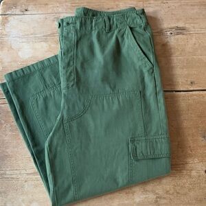NWOT Wide Leg Cropped Olive Green Utility Cargo Chino Pants